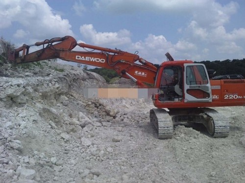 Product picture DAEWOO DOOSAN SOLAR 220N-V 220NV Crawler Excavator Service Parts Catalogue Manual
